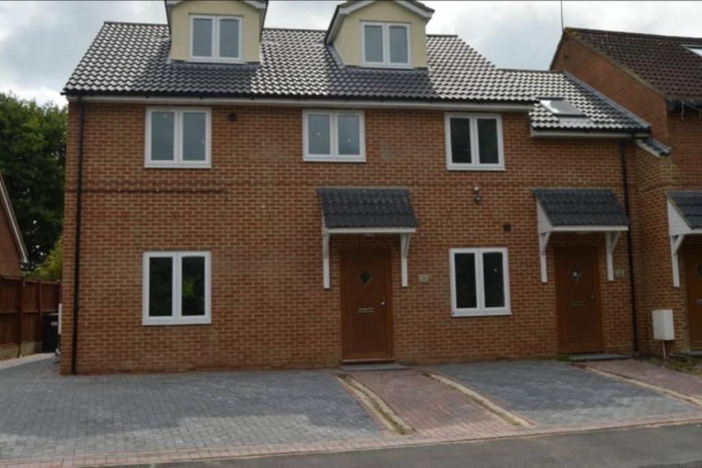 Garland Modern Spacious Apartment, Brentwood 1 Exterior foto